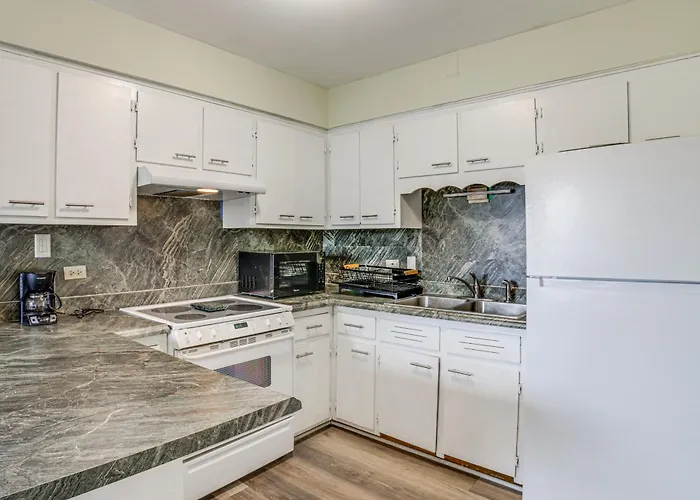 Cozy Couples Escape In Homewood: Pets Welcome! Дом отдыха *