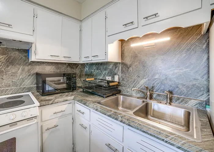 Cozy Couples Escape In Homewood: Pets Welcome! Homewood