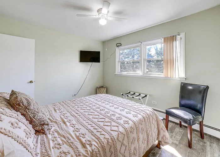 Cozy Couples Escape In Homewood: Pets Welcome! * Homewood