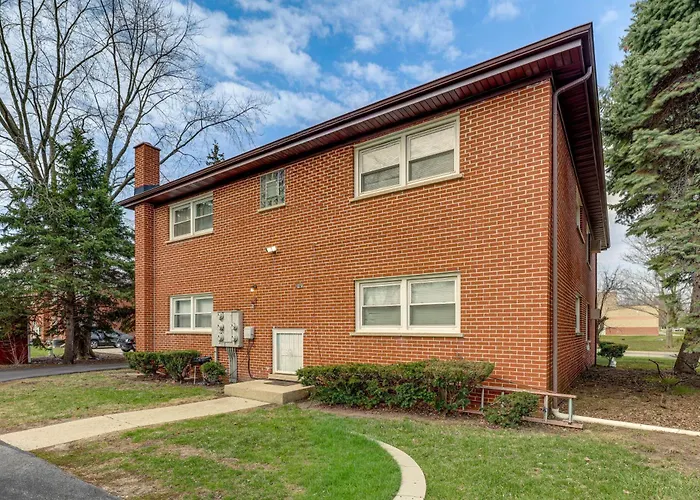 Cozy Couples Escape In Homewood: Pets Welcome! *